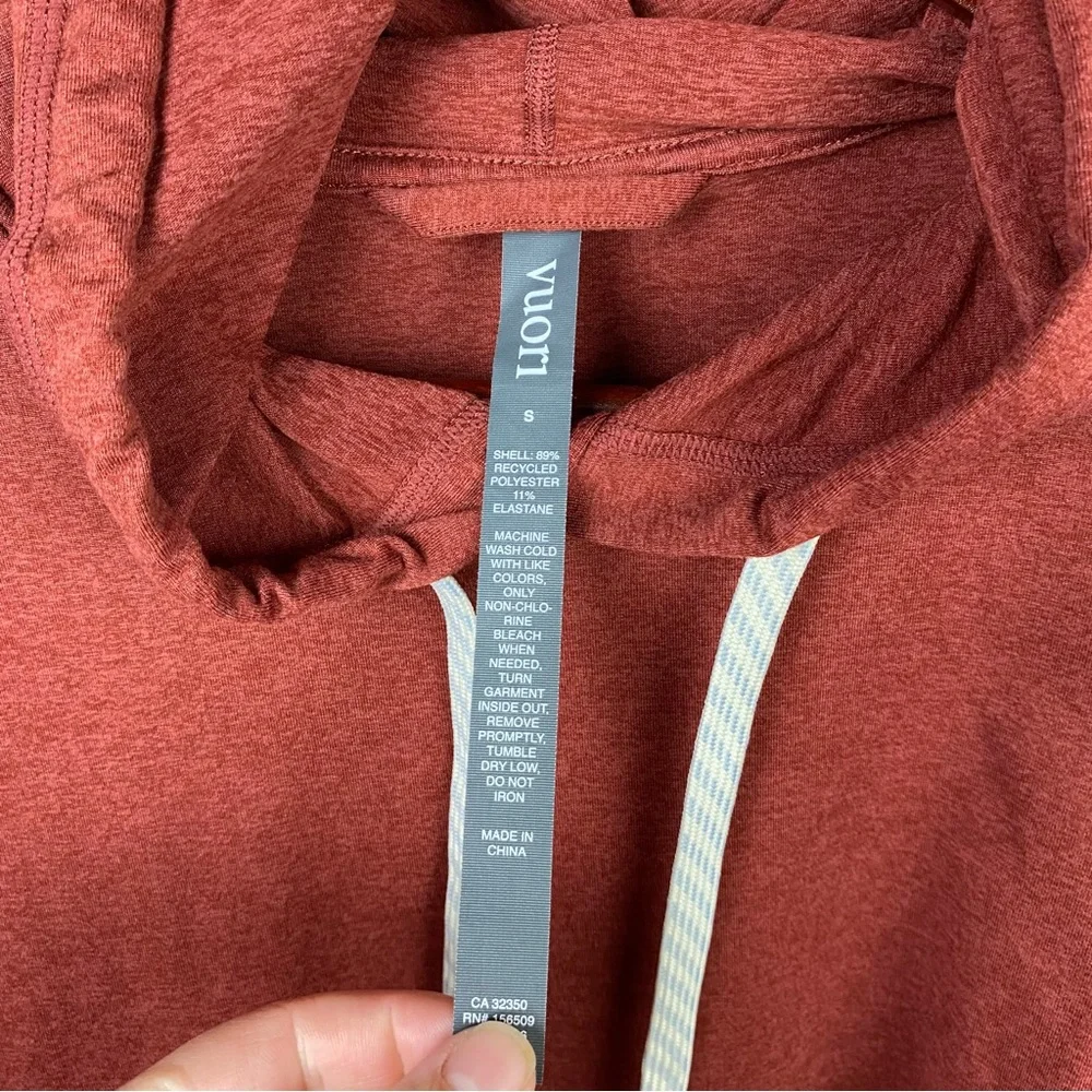 Vuori Currant Heather Halo Essential Hoodie - Picture 4 of 9